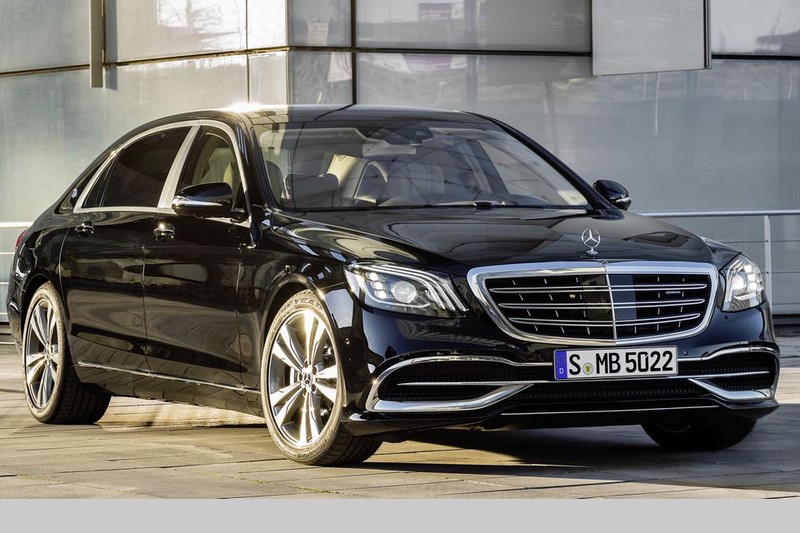 Mercedes S-Class 2018 trang bi xin, gia mem